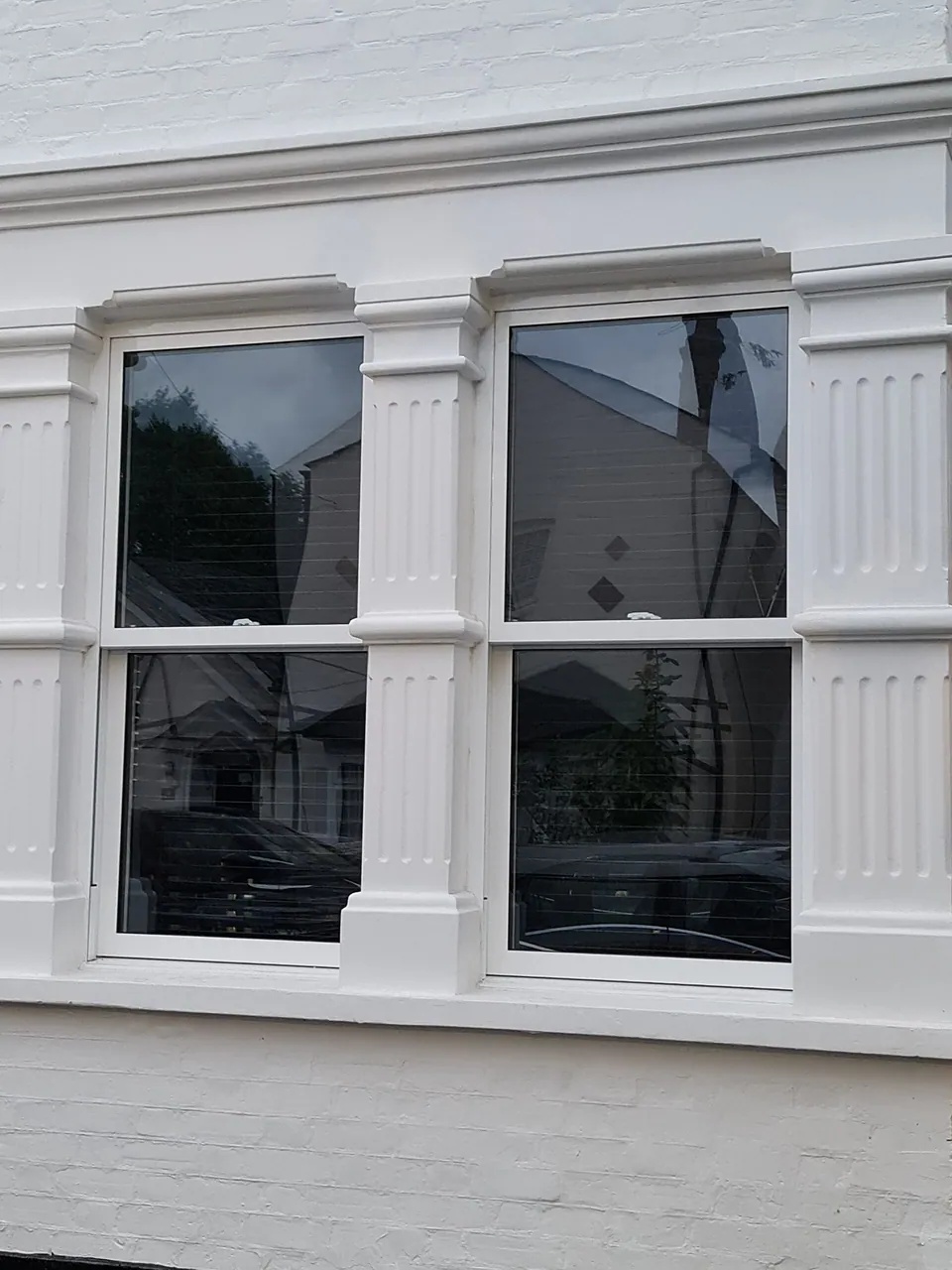 Fenêtre à cadre PVC vue depuis l’intérieur